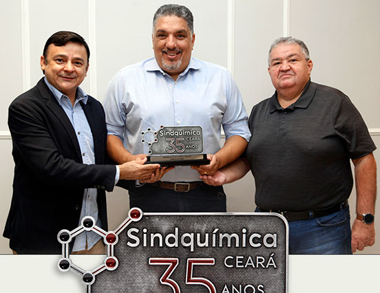 Agnelo Editora é premiada no 35º aniversário do Sindquímica/CE